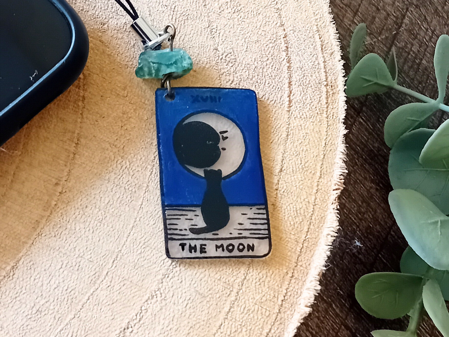 Bijou de Téléphone Tarot, Chat & Agate Mousse - Artisanal. Créatrice « La baleine qui embosse »