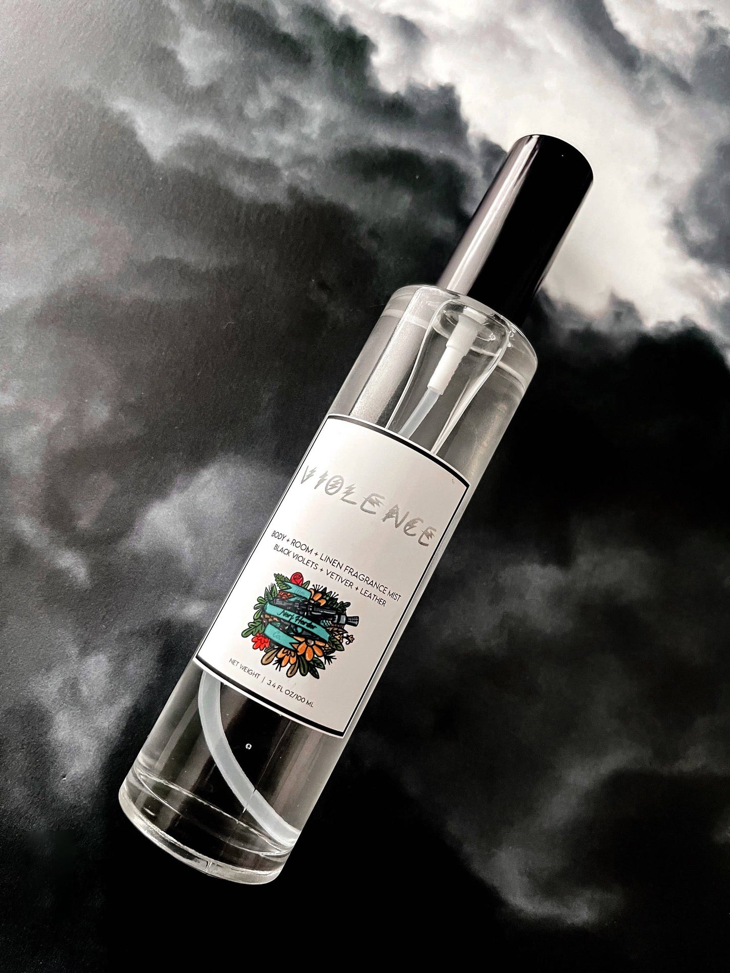 Brume d’ambiance parfumée. Officiellement licenciée | Violence (100 ml). Créatrice : Melissa de « The Nerf Herder co. »