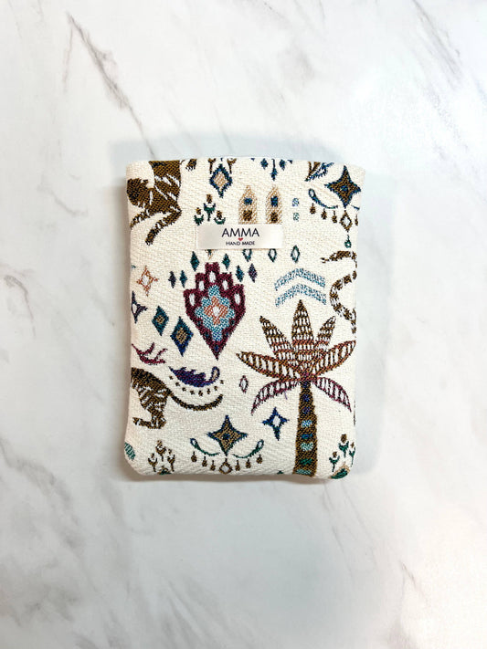 Housse de livre Jacquard faite main. Créatrice AMMA