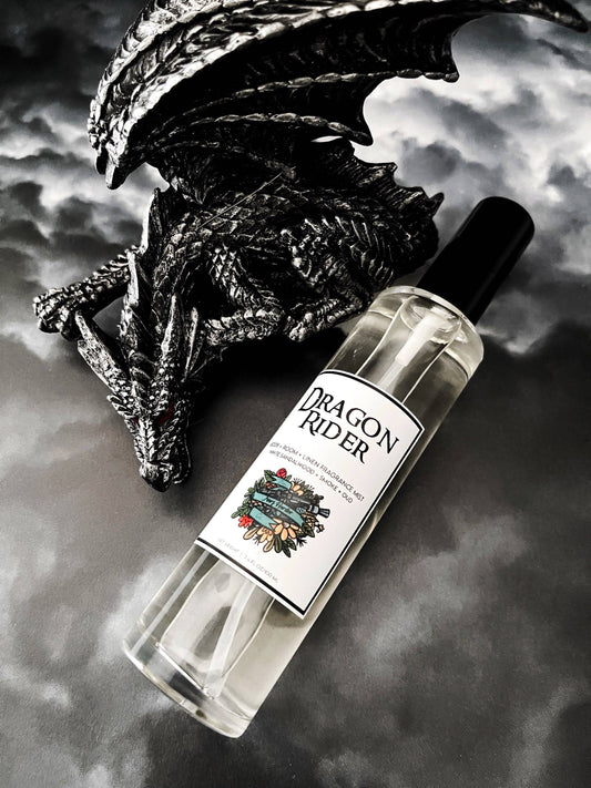Brume d’ambiance parfumée. Officiellement Licenciée | Dragon Rider. Créatrice : Melissa de « The Nerf Herder co. »