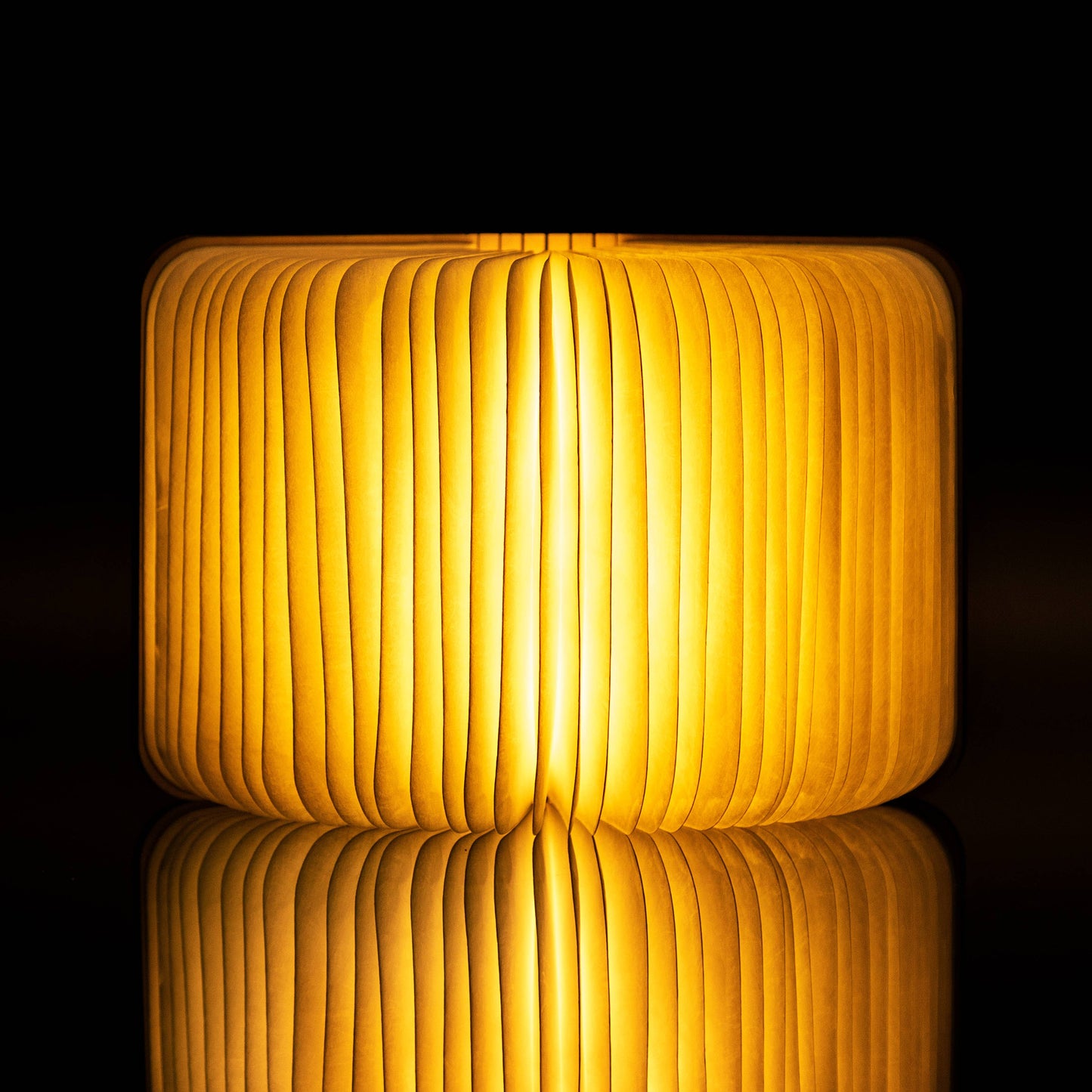 Lampe-livre design en bois / Taille : petite