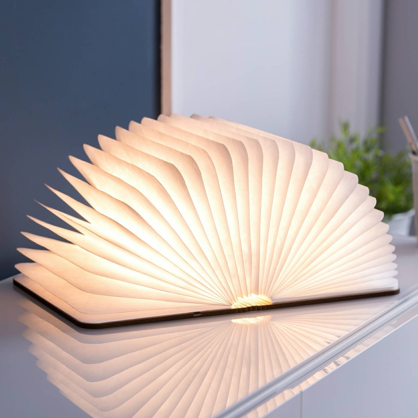 Lampe-livre design en bois / Taille : petite
