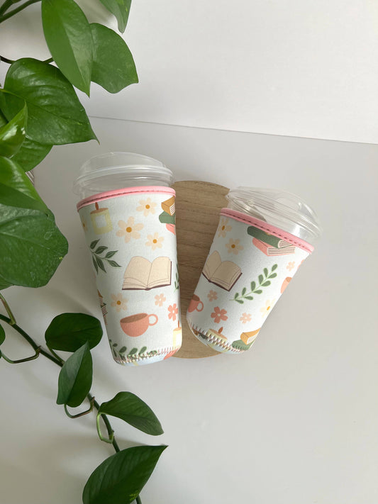 Manchon à café glacé motif « livres et fleurs » Petit